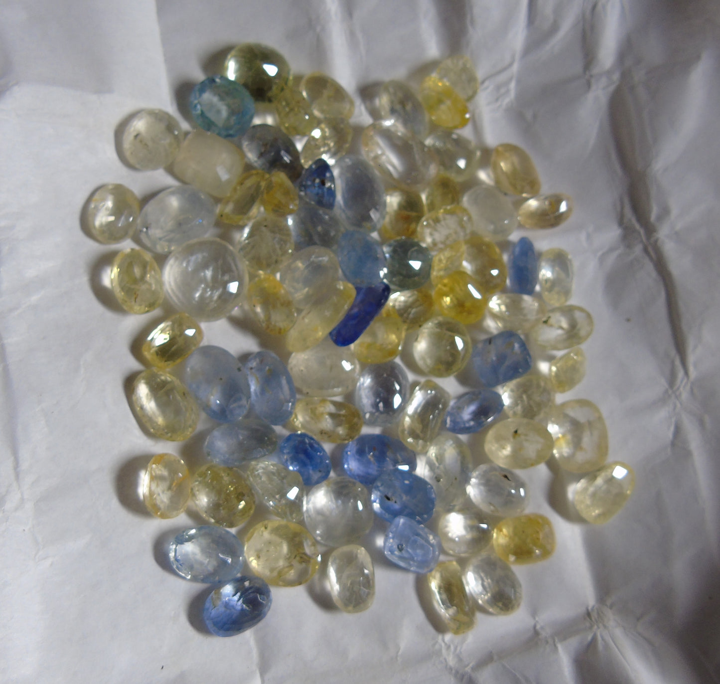 Blue Sapphire (Neelam): Ceylon Vitreous