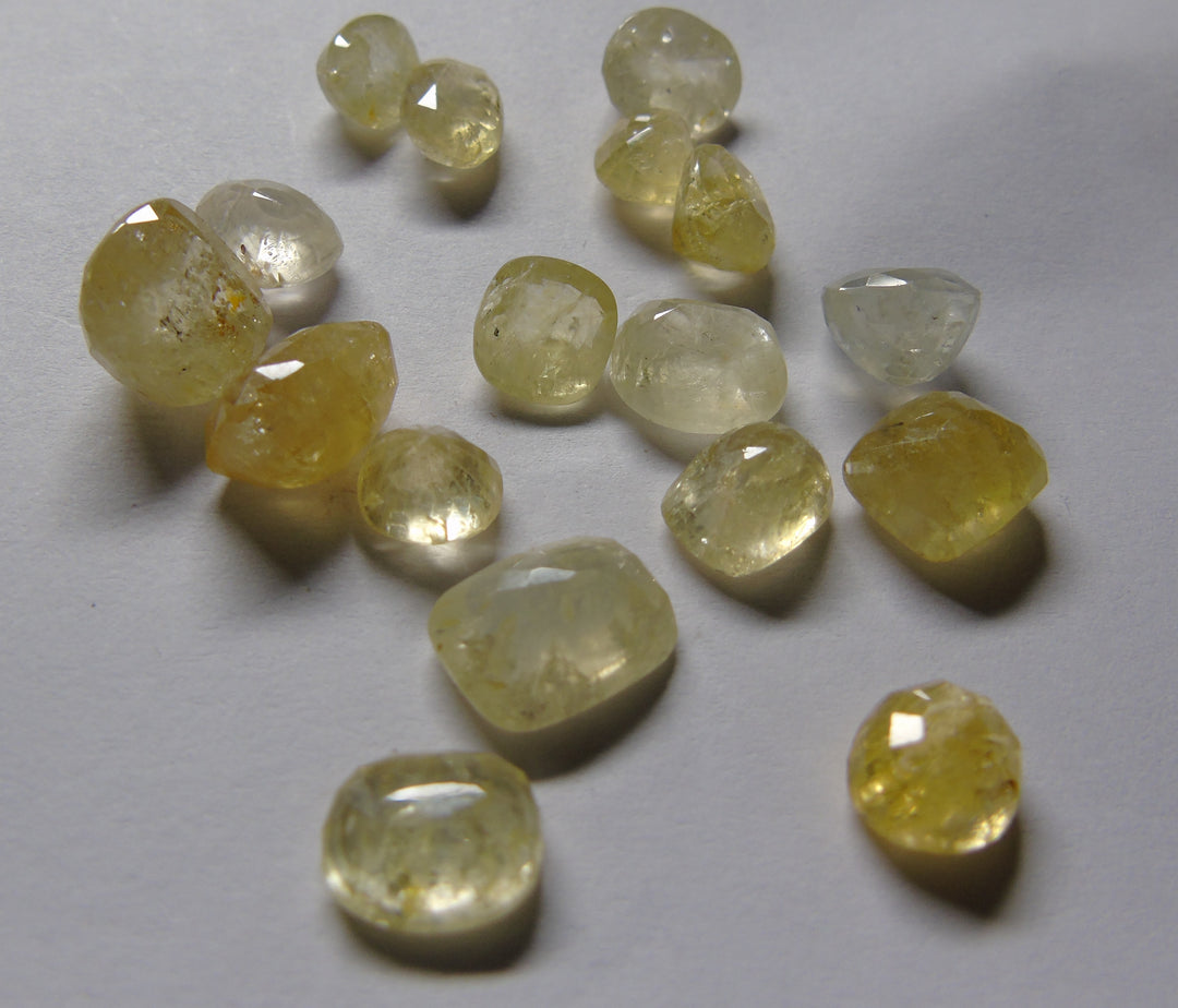Yellow Sapphire(Pukhraj)_Ceylon: Luster A:Natural, Certified