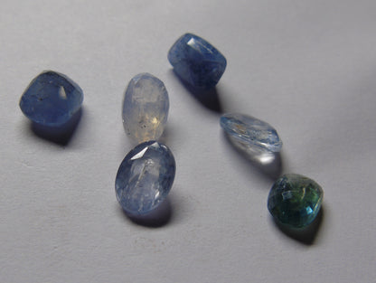 Blue Sapphire (Neelam): Ceylon Vitreous